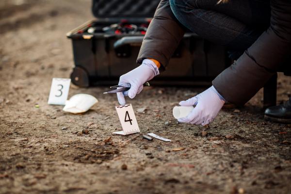 Forensics expert